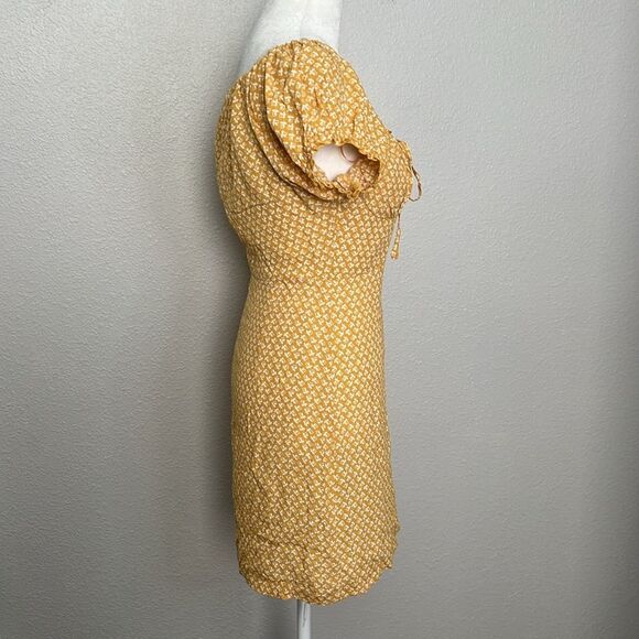 Skylar+Madison Yellow Floral Mini Dress Size Small - Picture 3 of 10